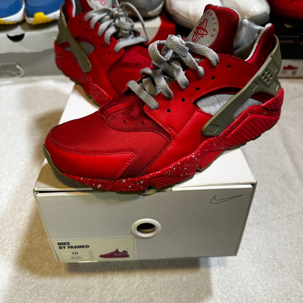 Nike Air Huarache “Red Speckle” – Size 10